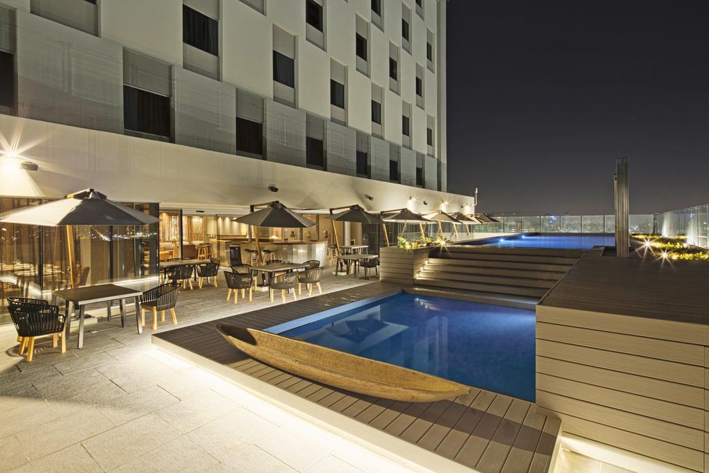 Movich Buro 51 Hotell Barranquilla  Eksteriør bilde The pool at the hotel